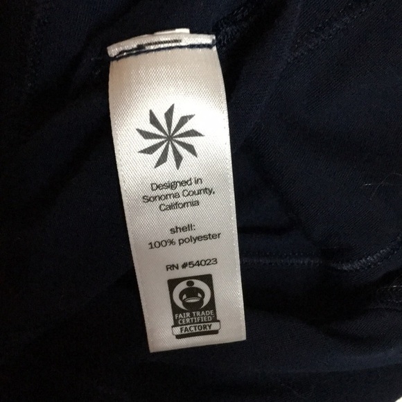 ATHLETA TOP SIZE MEDIUM NAVY - Picture 4 of 7